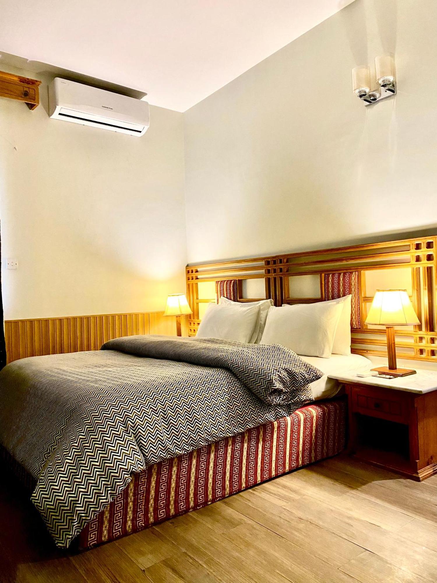 Rock City Resort Mingora Экстерьер фото