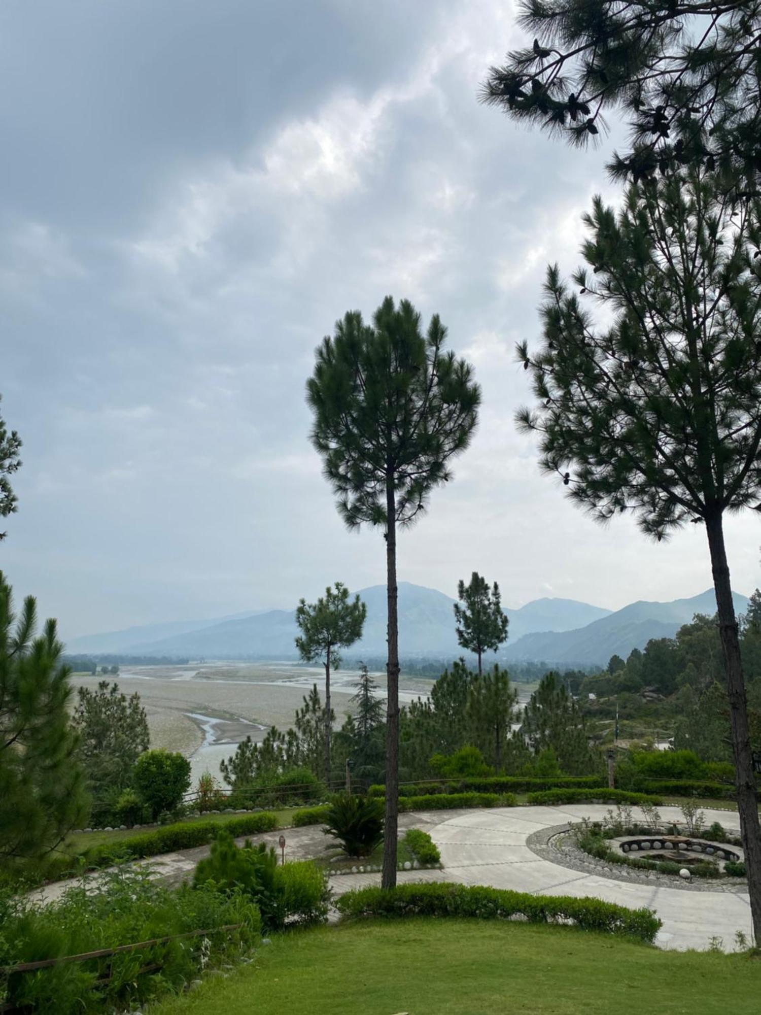 Rock City Resort Mingora Экстерьер фото
