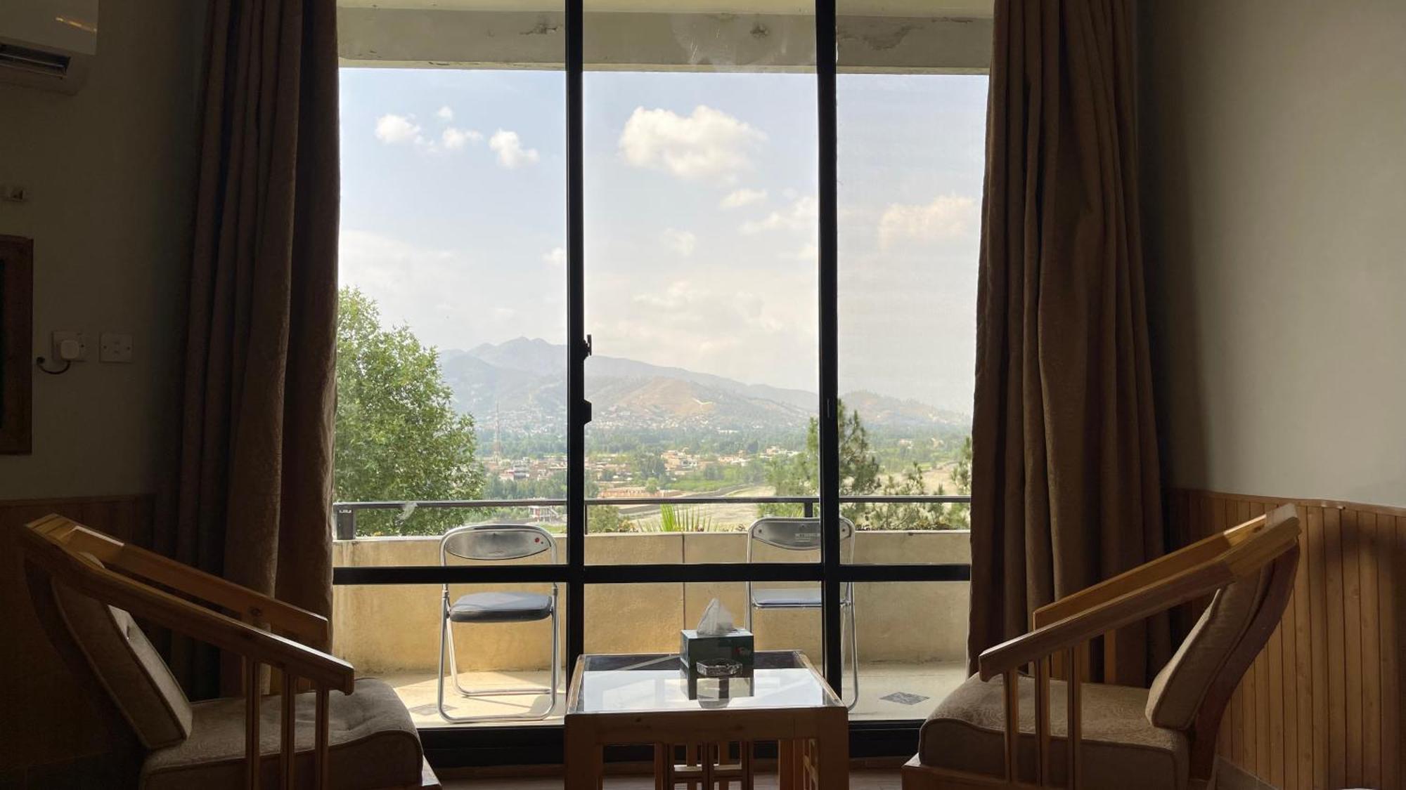 Rock City Resort Mingora Экстерьер фото