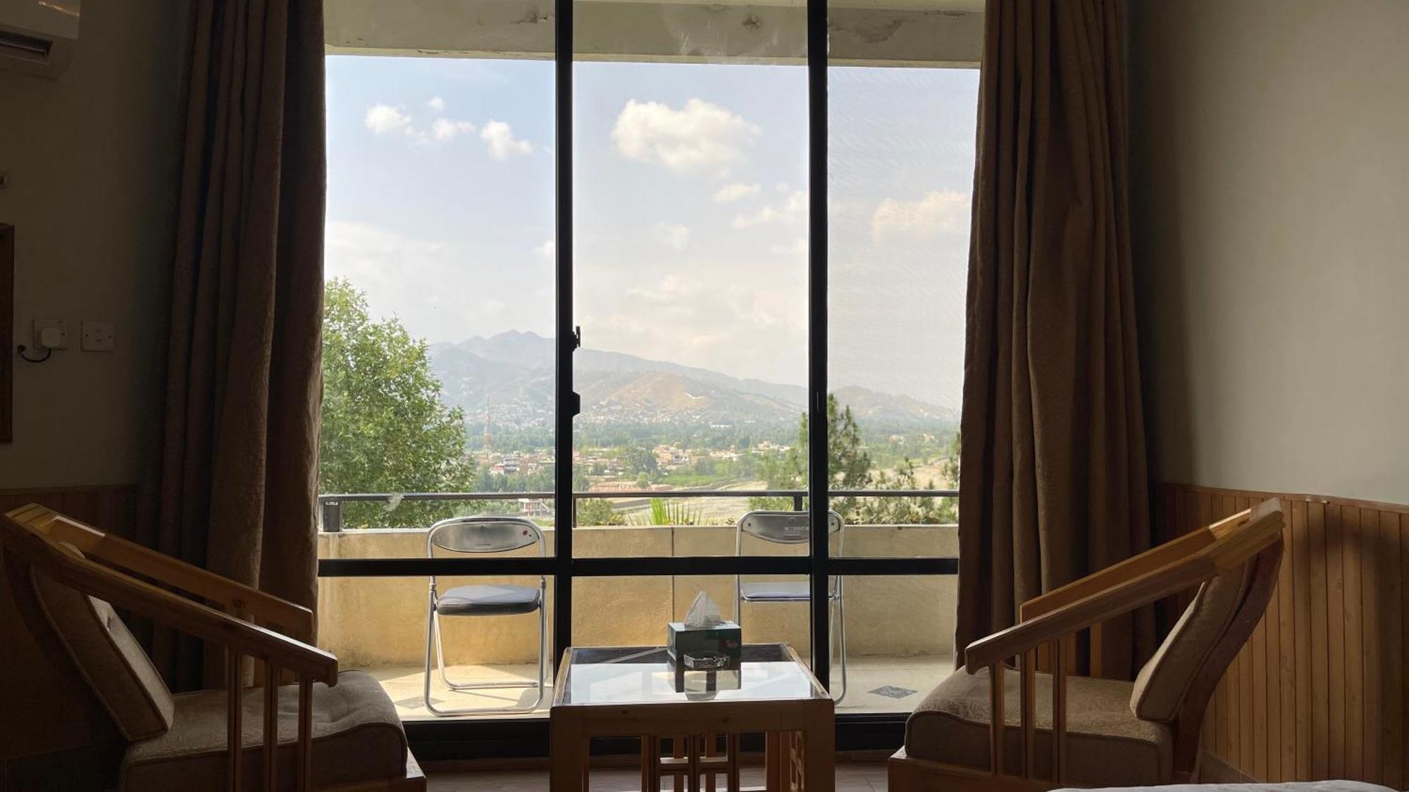 Rock City Resort Mingora Экстерьер фото