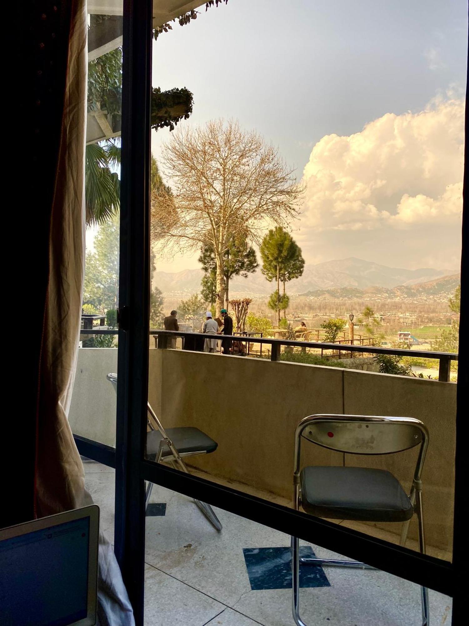 Rock City Resort Mingora Экстерьер фото