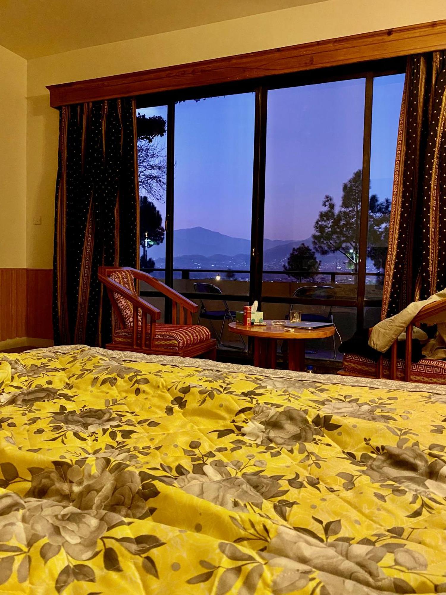Rock City Resort Mingora Экстерьер фото