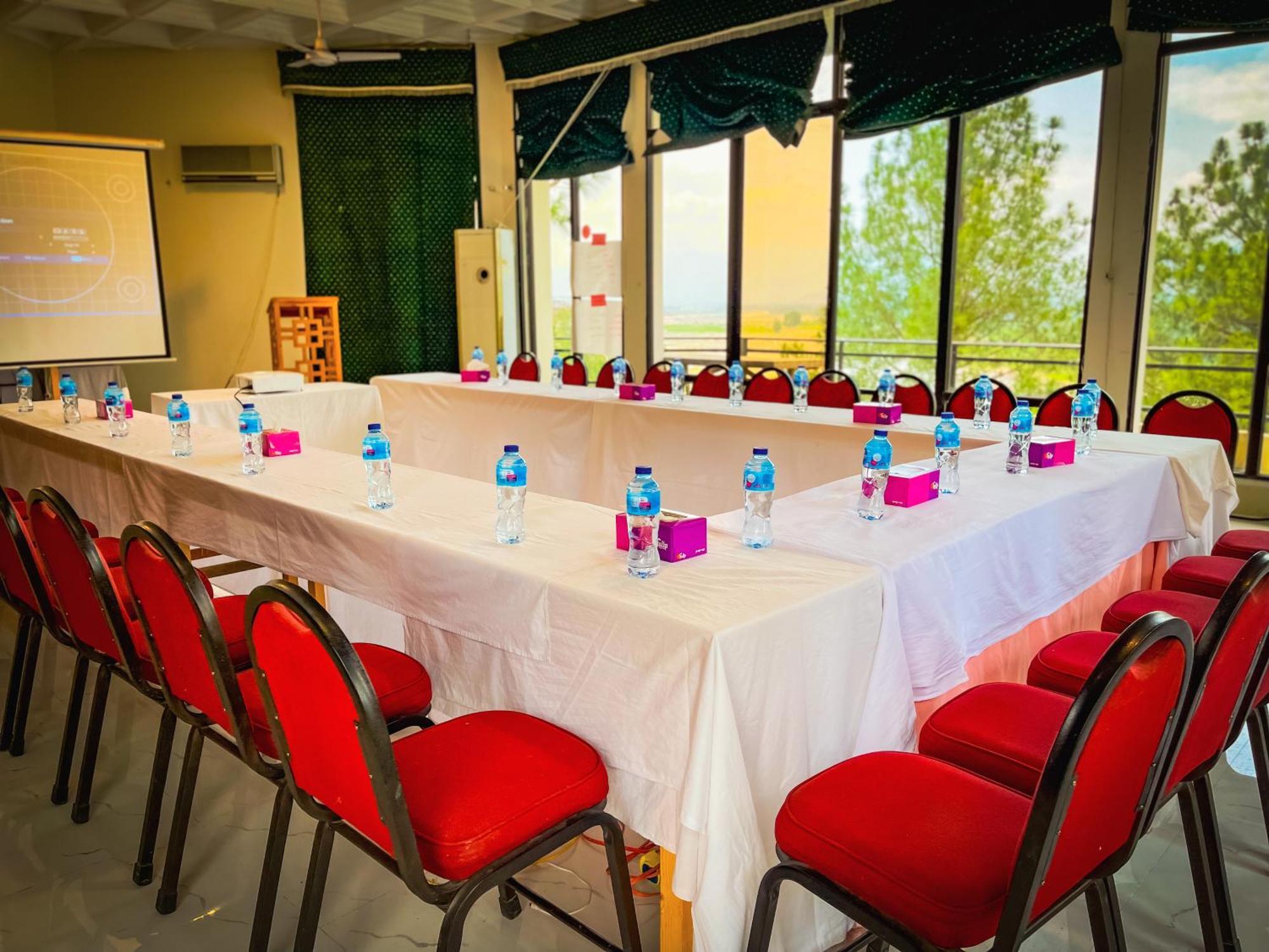 Rock City Resort Mingora Экстерьер фото