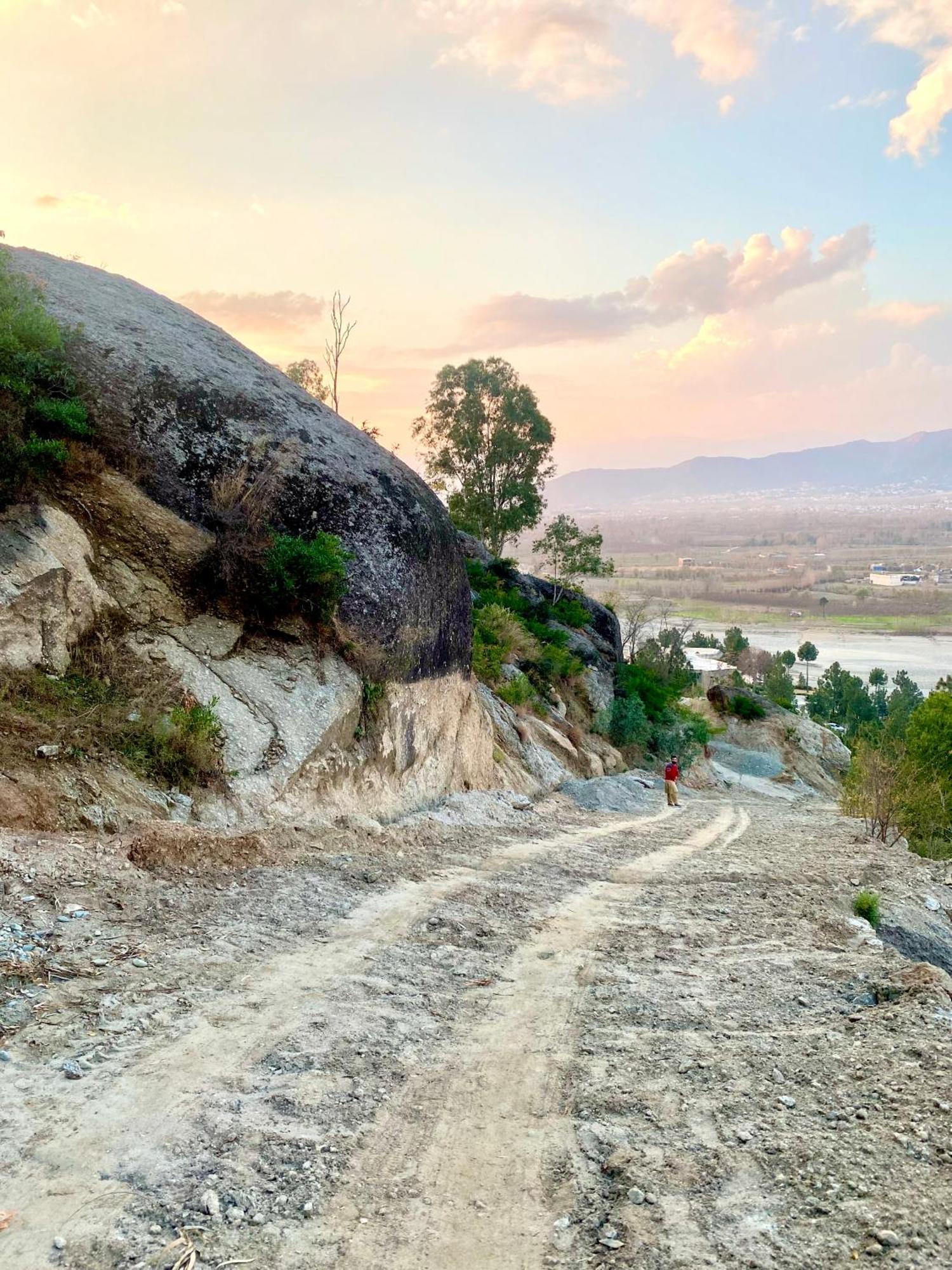 Rock City Resort Mingora Экстерьер фото