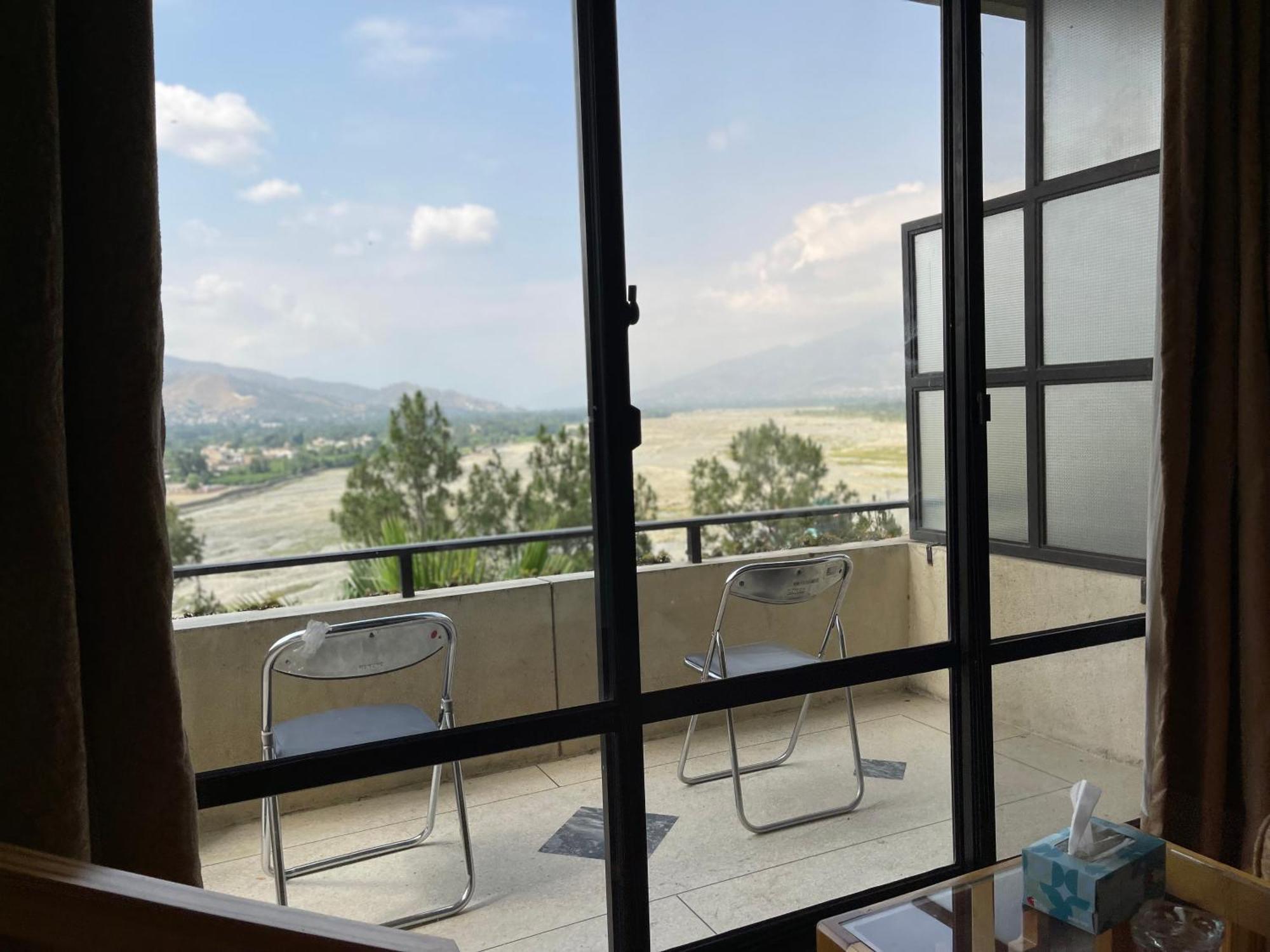 Rock City Resort Mingora Экстерьер фото