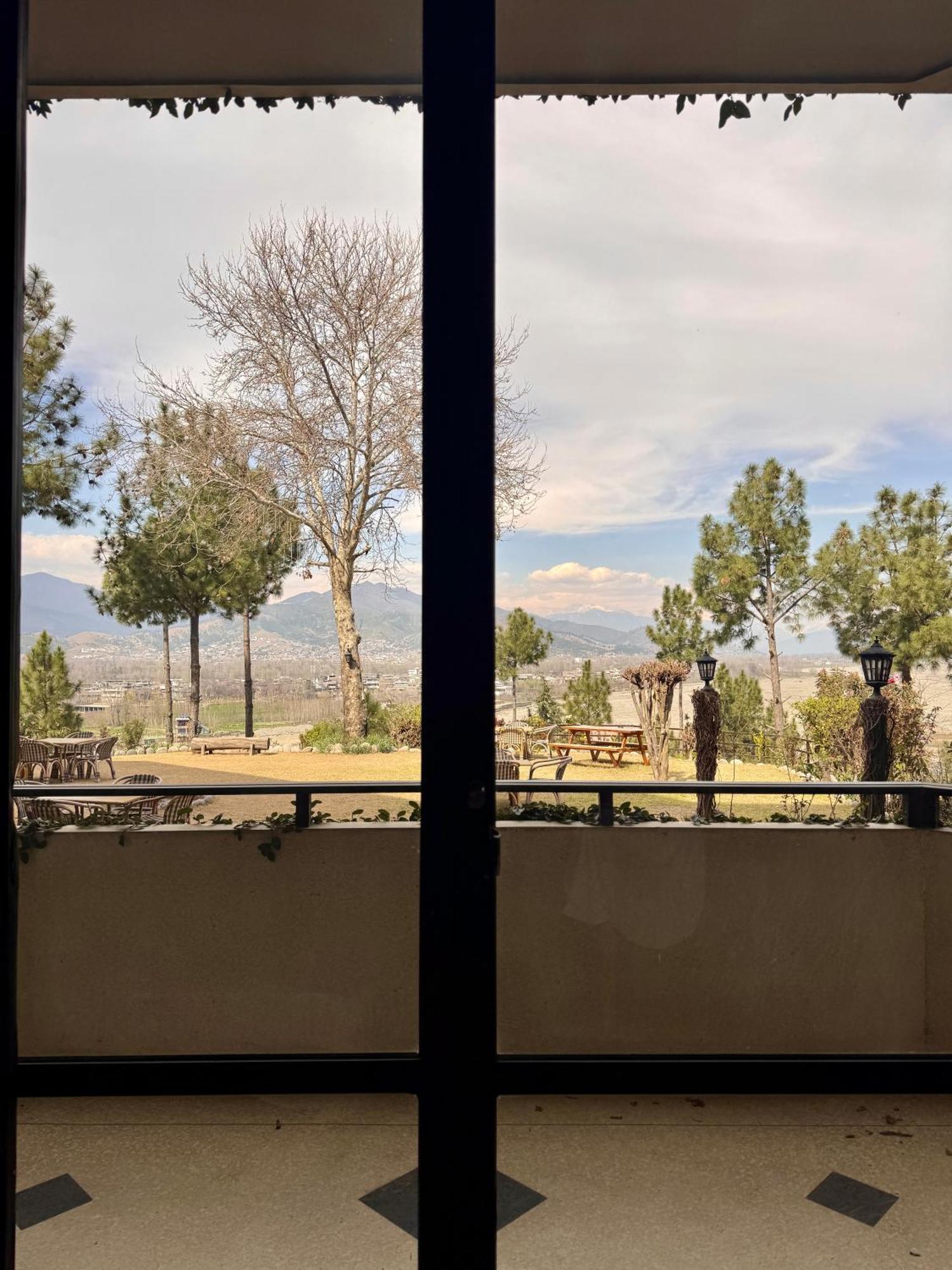 Rock City Resort Mingora Экстерьер фото