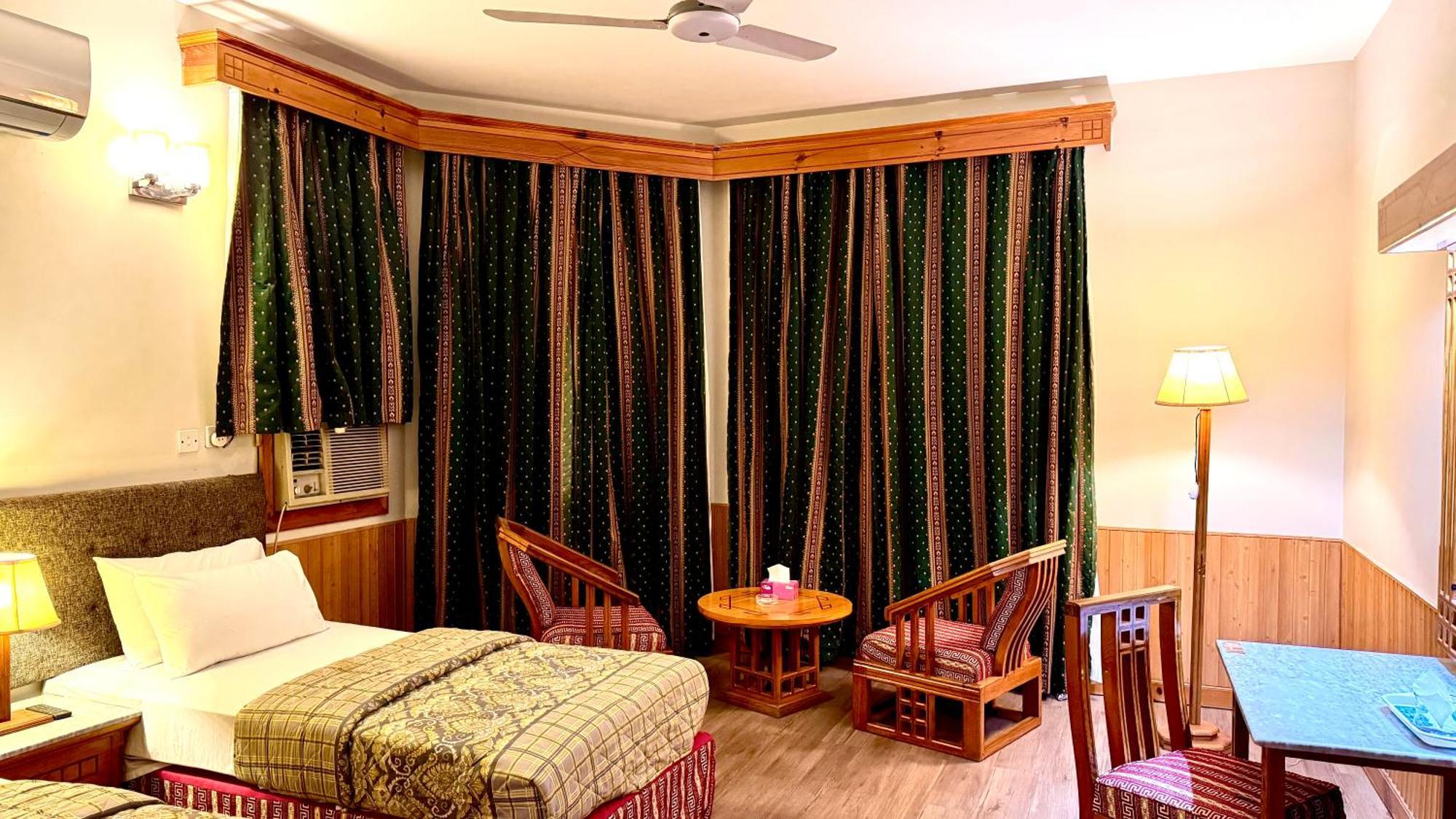 Rock City Resort Mingora Экстерьер фото