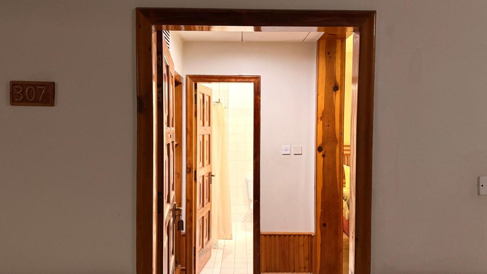 Rock City Resort Mingora Экстерьер фото