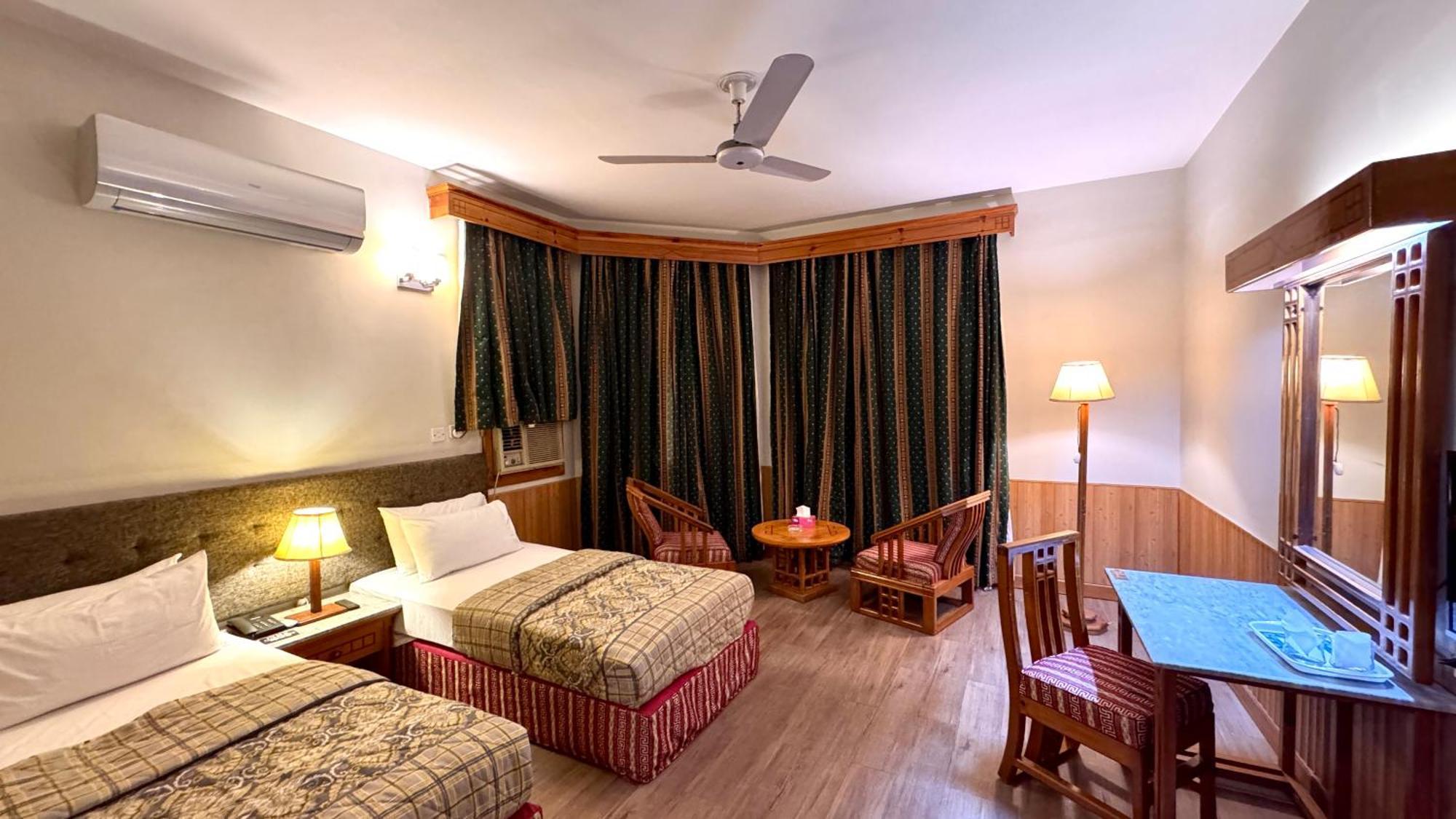 Rock City Resort Mingora Экстерьер фото